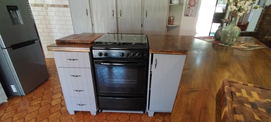 4 Bedroom Property for Sale in Jan Kempdorp Northern Cape